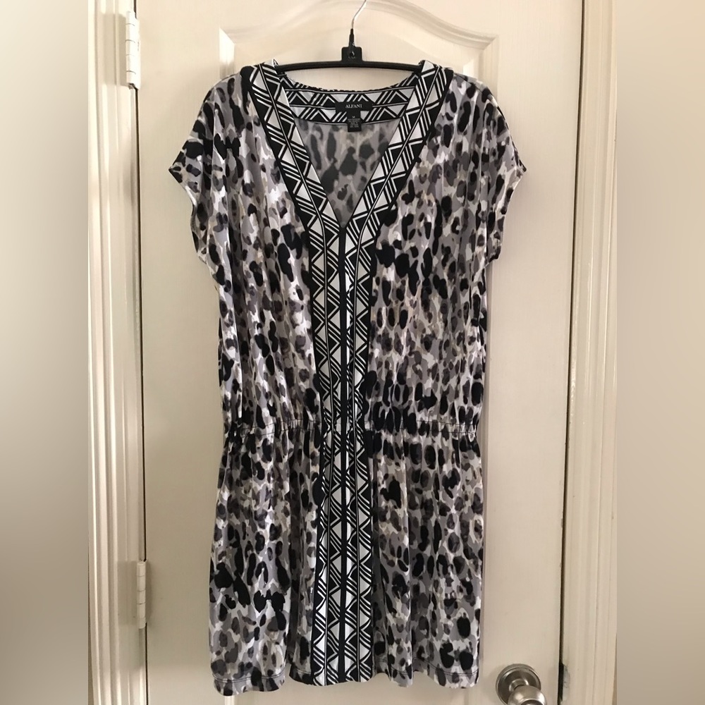 Alfani woman’s black and white print a-line midi dress size medium